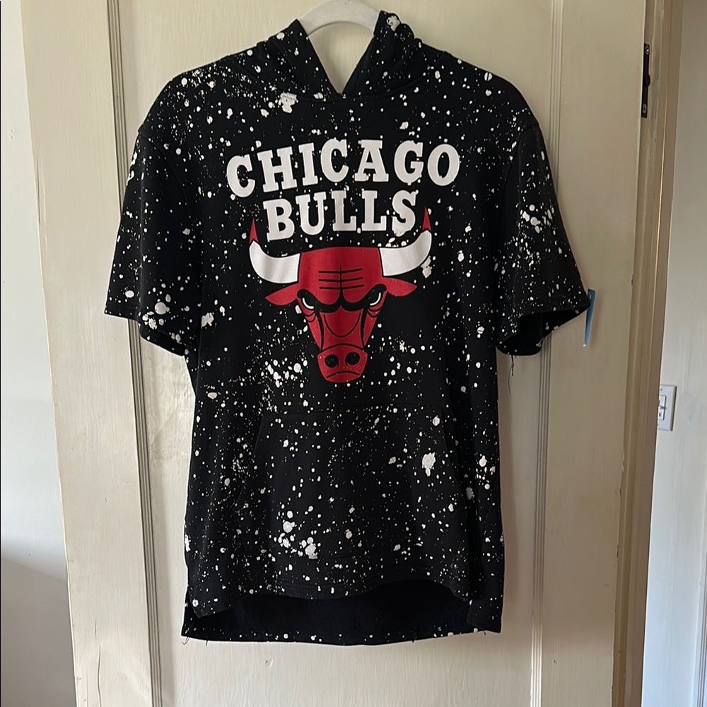Chicago Bulls Black Short Sleeve Hoodie